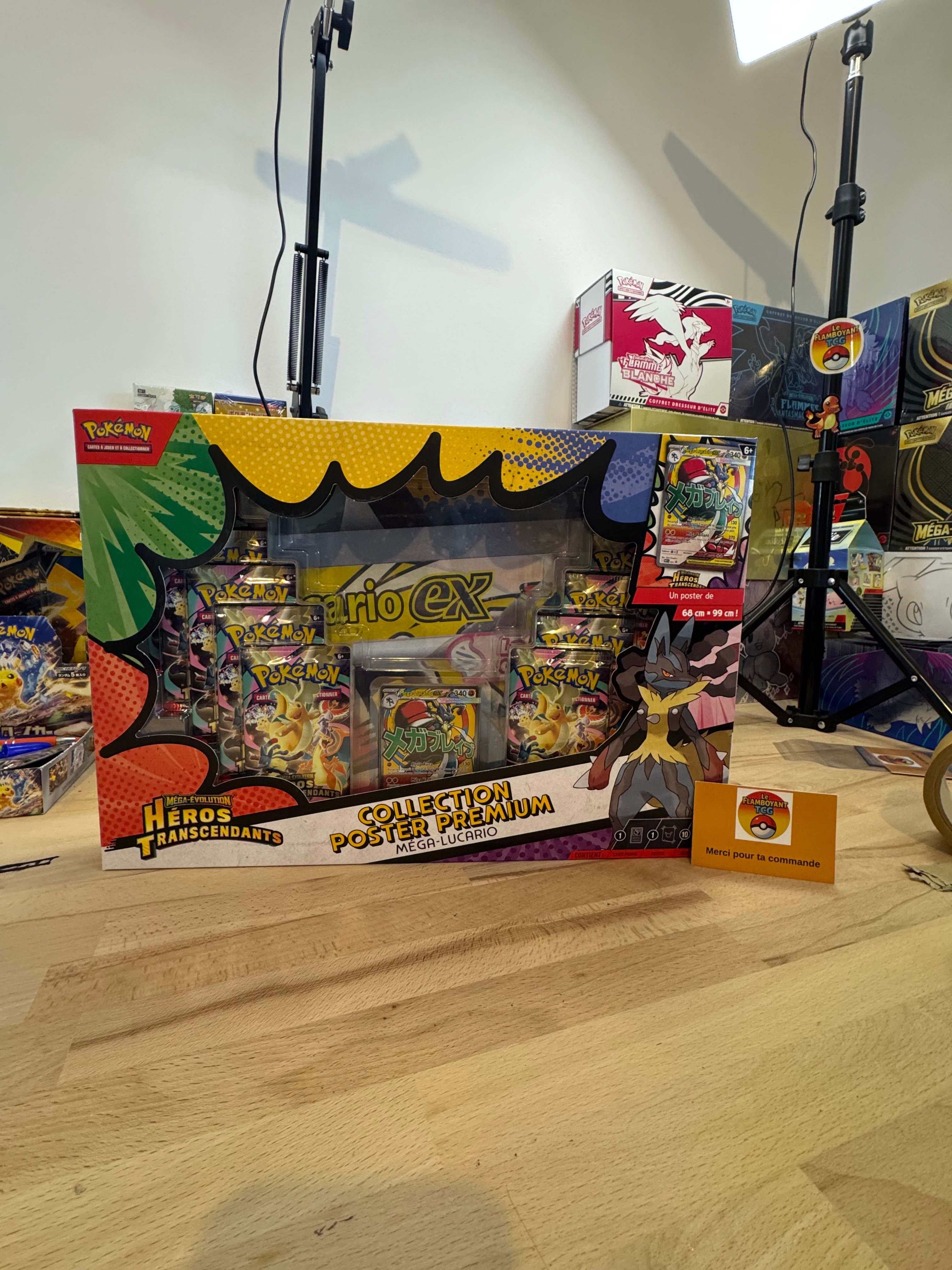 Coffret Collection Poster Premium Pokémon - Méga-Lucario - Héros Transcendants - ME2.5 - en français